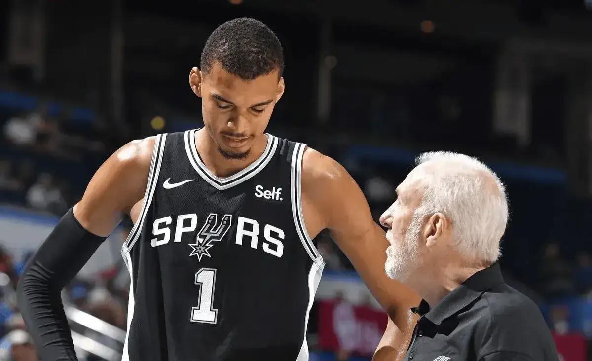 波波维奇与文班亚马的师徒关系:马刺教父如何打造下一个邓肯