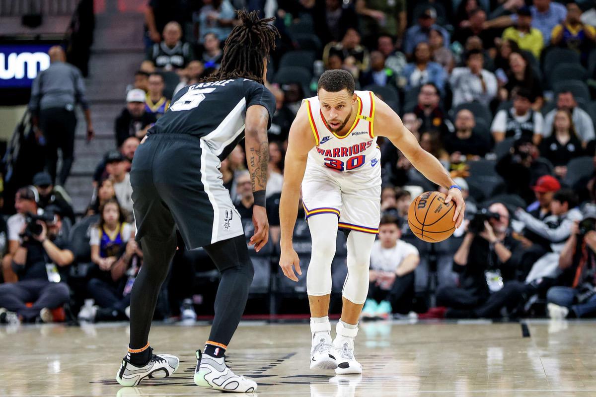 文班亚马连续两场41分18板:22岁打破的历史有多恐怖?