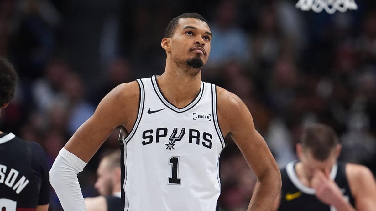 文班亚马34分输给约基奇:7次交锋2胜4负,这才是他的成长题